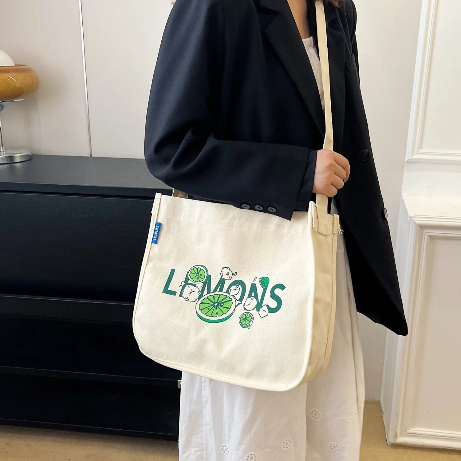 Classroom commuting bag, female student canvas handbag, cross body canvas bag, junior high school, junior high school 
Classroom commuting bag, female student canvas handbag, cross body canvas bag, junior high school, junior high school