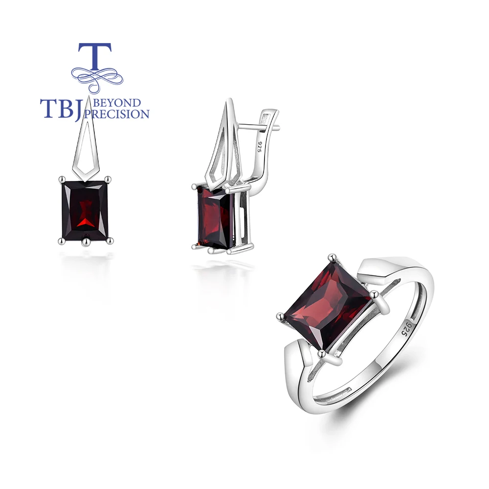 

Gorgeous Silver Ring & Earrings Set for Women Natural Garnet January Birthstone Light Luxury Jewelry Anniversary Party Gift