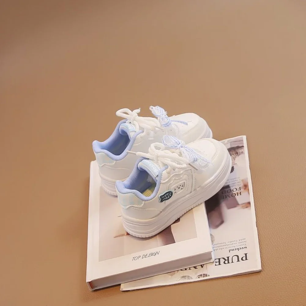 أحذية رياضية للفتيات المراهقات على الطراز الكوري، موضة عصرية من الجلد الصناعي، أحذية رياضية للأطفال مضادة للانزلاق وقابلة للتنفس. أحذية رياضية للفتيات المراهقات على الطراز الكوري، موضة عصرية من الجلد الصناعي، أحذية رياضية للأطفال مضادة للانزلاق وقابلة للتنفس.