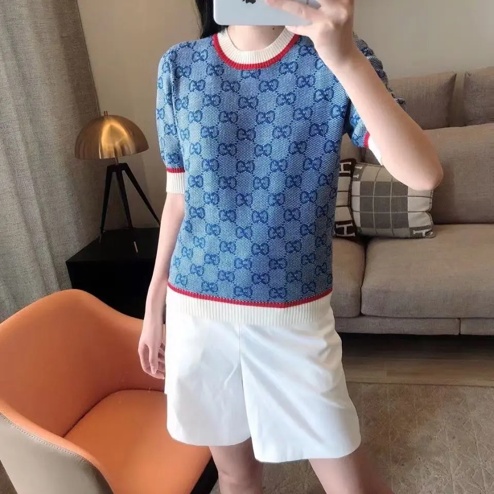 T-shirt 2024 New Fashion Casual Letter Jacquard Ice Silk Knitted Women's Summer Colorful Short sleeved Short Top
T-shirt 2024 New Fashion Casual Letter Jacquard Ice Silk Knitted Women's Summer Colorful Short sleeved Short Top