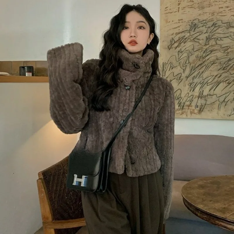 

Женское плюшевое пальто в стиле ретро, однотонное короткое пальто с воротником-стойкой, Модное теплое мягкое клейкое пальто, зимнее женское повседневное утепленное пальто, наряды