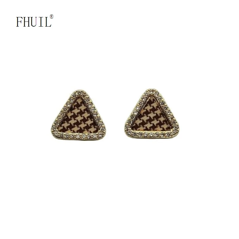 New Houndstooth Stud Earrings For Women Korean Style Cotton Fashion Jewelry Gold Color Unusual Ear Piercing Wedding Christmas
New Houndstooth Stud Earrings For Women Korean Style Cotton Fashion Jewelry Gold Color Unusual Ear Piercing Wedding Christmas