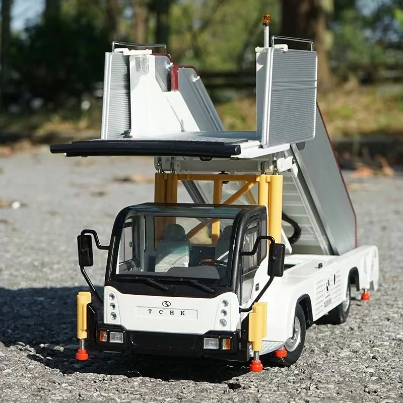 1:24 Scale Diecast Alloy Airplane Boarding Metal Airport Transportation Model Toys Collection Shuttle Bus Car Display Gifts Fans
1:24 Scale Diecast Alloy Airplane Boarding Metal Airport Transportation Model Toys Collection Shuttle Bus Car Display Gifts Fans