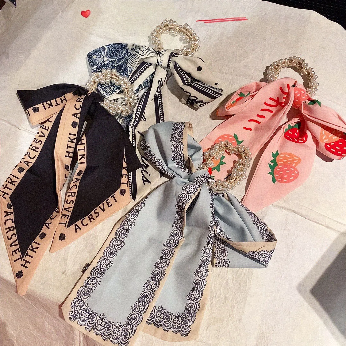 2022 Korean Sweet Scarf Elastic Band Hair Ties Dual Use Rope Bow Ribbon Head Flower Tie Detachable Accessories Barettes
2022 Korean Sweet Scarf Elastic Band Hair Ties Dual Use Rope Bow Ribbon Head Flower Tie Detachable Accessories Barettes