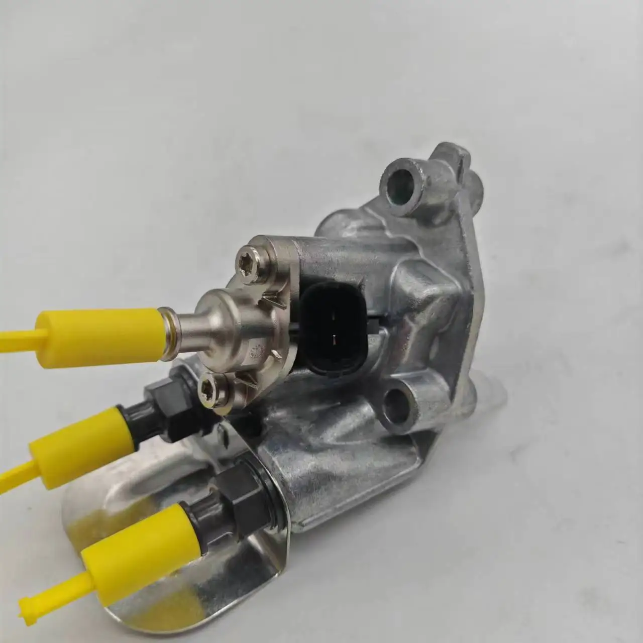 Высококачественная Форсунка мочевины 5305254 A043C088 инжекторный клапан Adblue распылительная Форсунка для дизельной системы выхлопных газов запчасти SCR
Высококачественная Форсунка мочевины 5305254 A043C088 инжекторный клапан Adblue распылительная Форсунка для дизельной системы выхлопных газов запчасти SCR