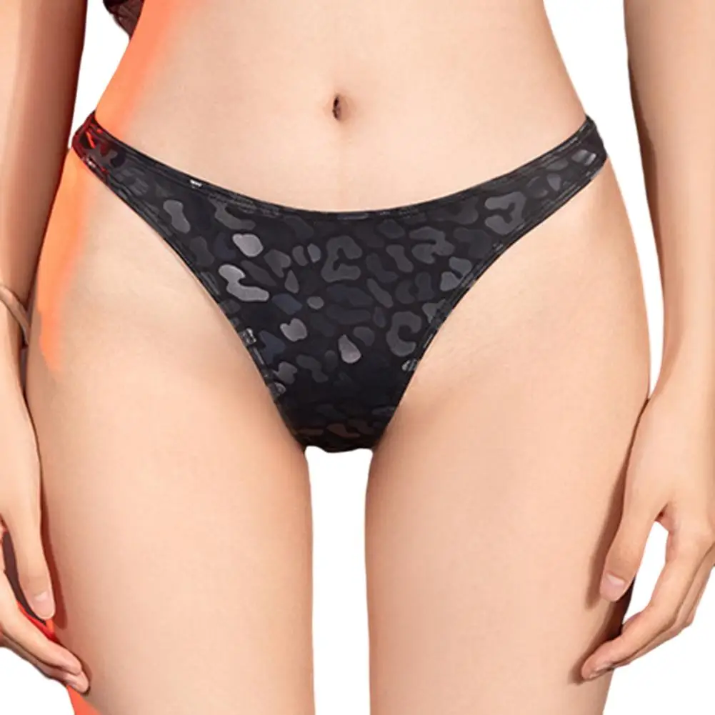 Sexy Women Leopard Briefs PU G-string Print Oil Shiny T-Back Thong Underwear Breathable Slimming Erotic Night Party Clubwear
Sexy Women Leopard Briefs PU G-string Print Oil Shiny T-Back Thong Underwear Breathable Slimming Erotic Night Party Clubwear