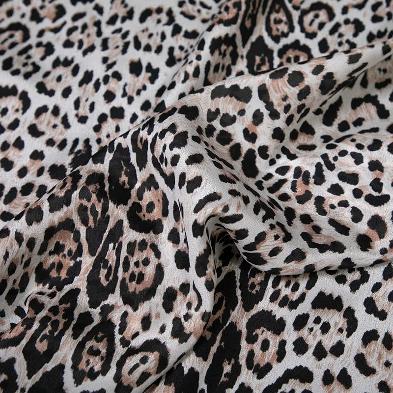 

Brown Leopard Print Silk Crepe de Chine Fabric-Perfect for Cheongsam Dressmaking and Other Fashion Projects 140CM Wide 15MM R045