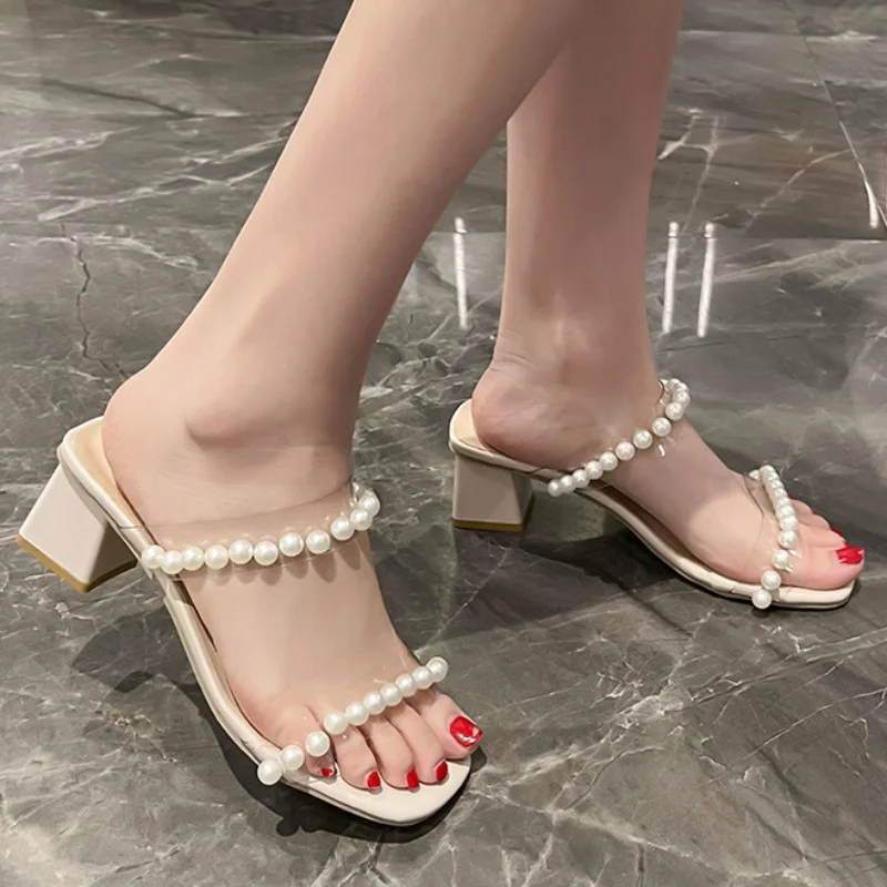 2023 Fashion Shoes for Women Summer Women's Slippers Solid Color Mid Heel Transparent and Beaded Square Toe Zapatillas De Mujer
2023 Fashion Shoes for Women Summer Women's Slippers Solid Color Mid Heel Transparent and Beaded Square Toe Zapatillas De Mujer