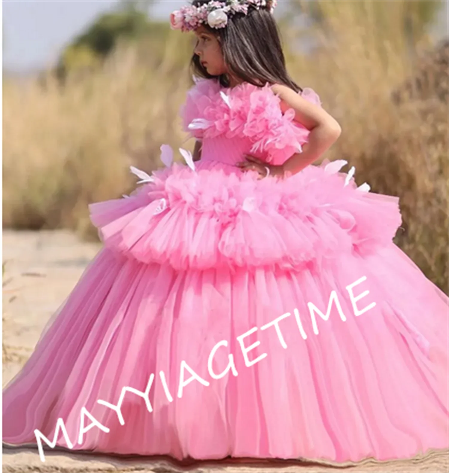 

Luxury Pink Ruffled Princess Gown Flower Girl Dress for Wedding Sheer Neck Feather Decoration Kid Pageant Gown First Communion
