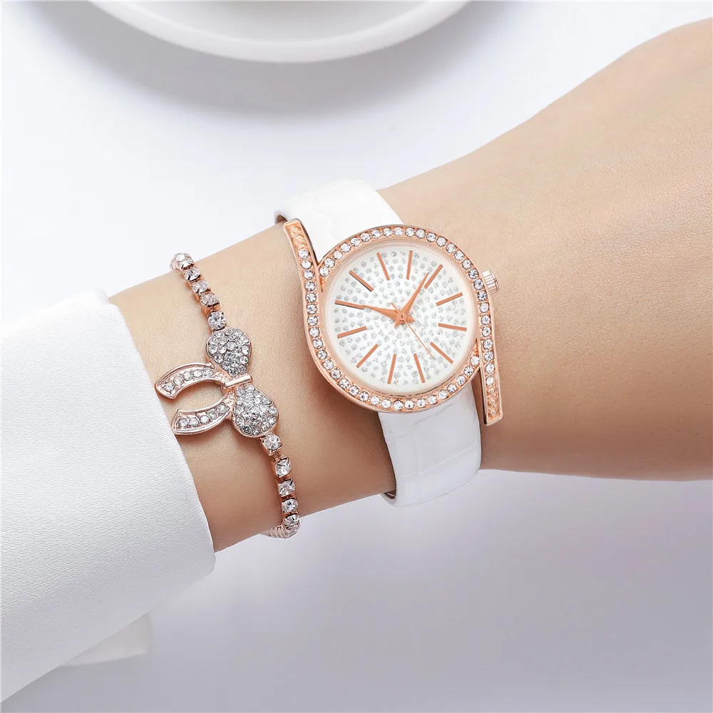 Luxury Diamond Crystal Women Watches Top Brand Full Stone Bezel Dial Female Girls Iced Out Quartz Wrist Clock Tonneau Wristwatch
Luxury Diamond Crystal Women Watches Top Brand Full Stone Bezel Dial Female Girls Iced Out Quartz Wrist Clock Tonneau Wristwatch