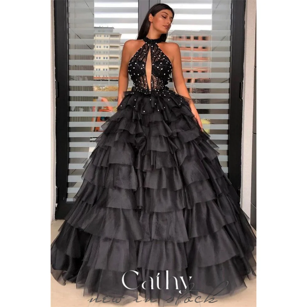 Cathy Black Pleaded Ball Gow Prom Dress V-neck Halter Neck فساتين السهرة Sexy Sequins Waist tidos de noche
Cathy Black Pleaded Ball Gow Prom Dress V-neck Halter Neck فساتين السهرة Sexy Sequins Waist tidos de noche