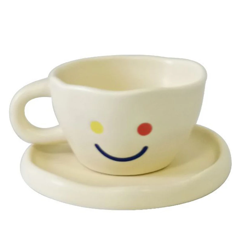 

Нестандартная керамическая кофейная чашка и блюдце ручной работы, многоразовая чашка для молока и чая с рисунком смайлика
