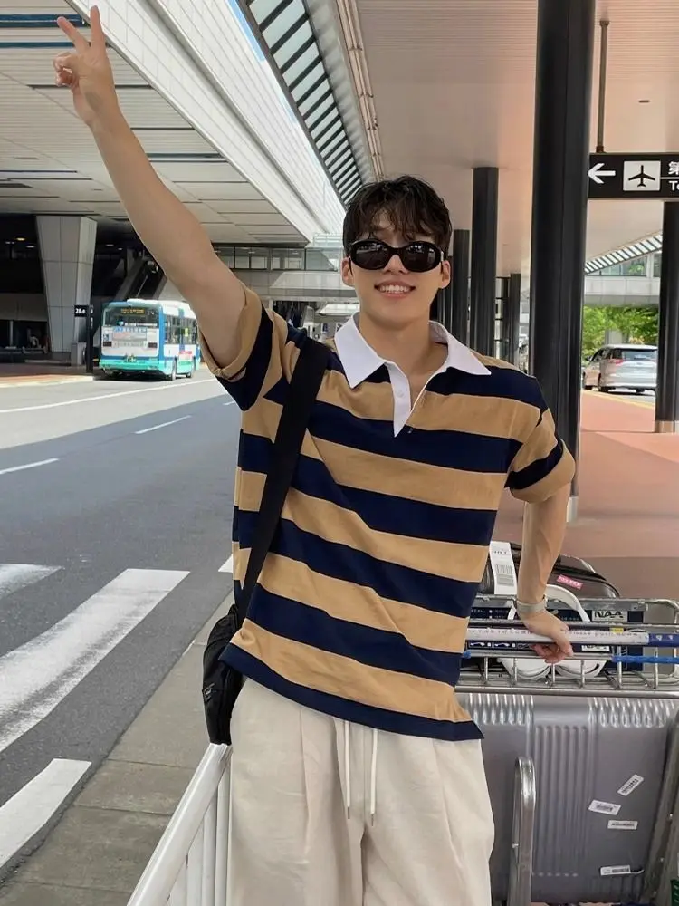 Fashionable young men T-shirt short sleeved striped Polo shirt 2024 new summer thin casual simple style comfortable lapel ins
Fashionable young men T-shirt short sleeved striped Polo shirt 2024 new summer thin casual simple style comfortable lapel ins