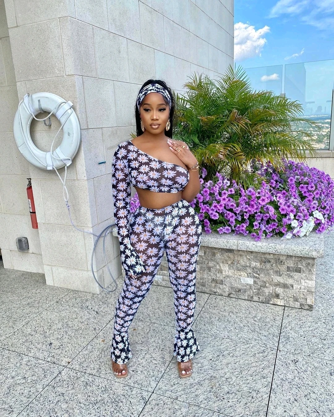 Summer Women Sexy Perspective Mesh Printed Two Piece Set One Shoulder Crop Top High Waist Casual Pants Set With Headband
Summer Women Sexy Perspective Mesh Printed Two Piece Set One Shoulder Crop Top High Waist Casual Pants Set With Headband