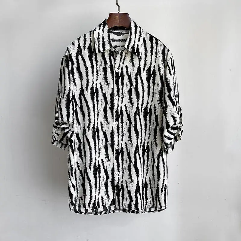 

2023 New Summer Fashion Trend Leopard Print Half Sleeve Oversize Casual Loose Fitting Light Mature Ruffian Handsome Style Shirt