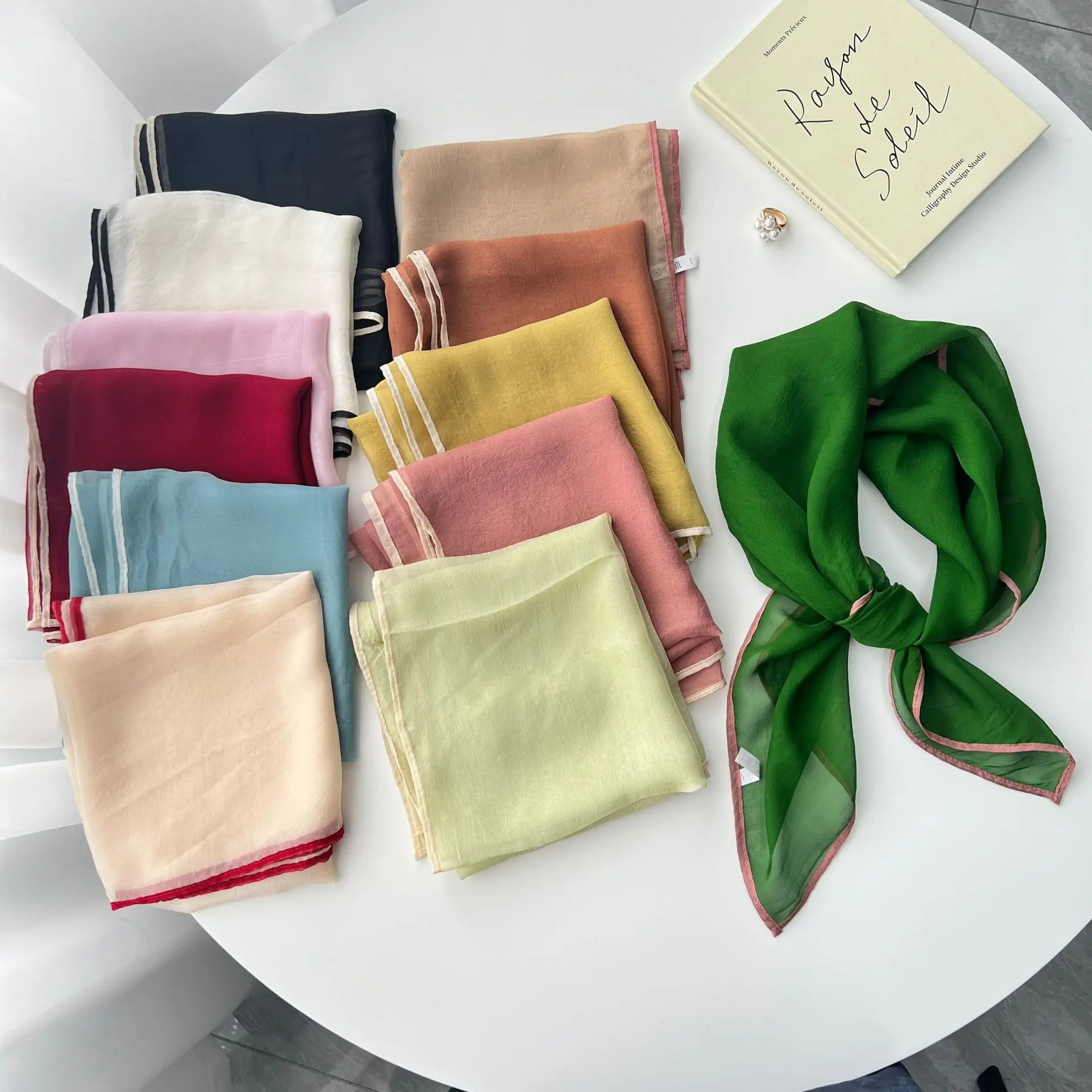 White Green Red 16 Colors Women Scarf Small Square Collar Little Cravat Scarves 70*70cm Ladies Chiffon Handkerchief SR1269
White Green Red 16 Colors Women Scarf Small Square Collar Little Cravat Scarves 70*70cm Ladies Chiffon Handkerchief SR1269