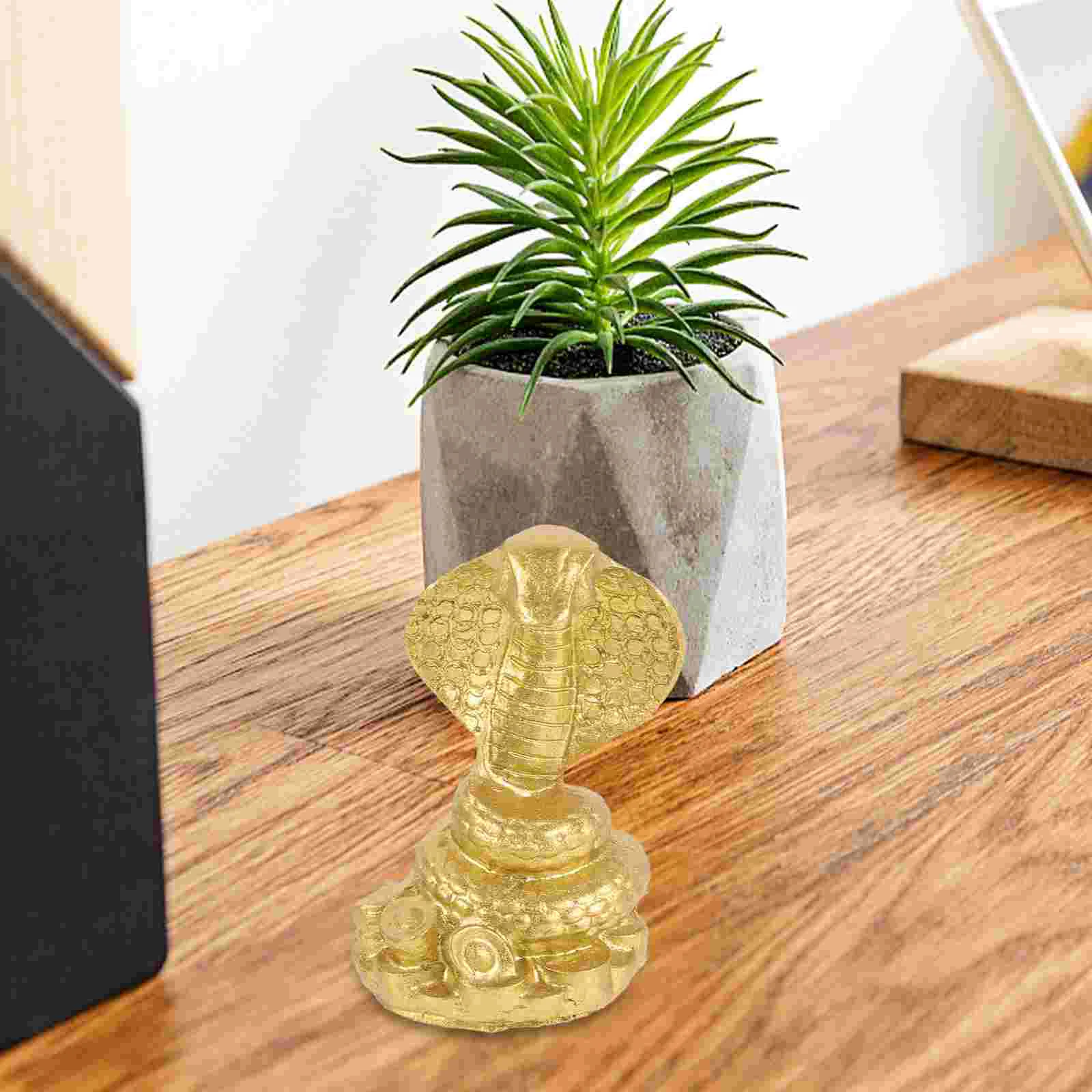 Halloween Egyptian Resin Craft Snake Shaped Figurine Statue Animal Retro Decoration Statues Crafts
Halloween Egyptian Resin Craft Snake Shaped Figurine Statue Animal Retro Decoration Statues Crafts