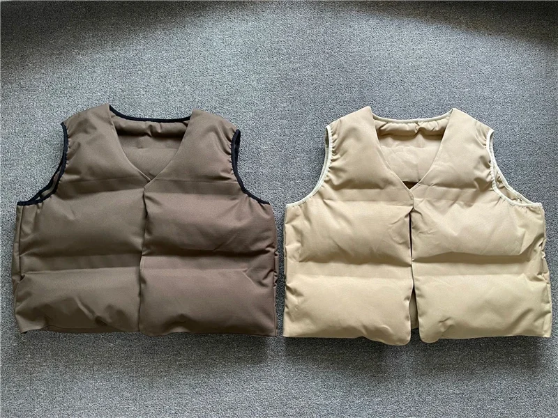 Pure Color Season 8 Kanye West VEST Jacket Parkas Men Women Top Quality Casual Sleeveless Double-side Wear Outerwear Puffer Coat
Pure Color Season 8 Kanye West VEST Jacket Parkas Men Women Top Quality Casual Sleeveless Double-side Wear Outerwear Puffer Coat