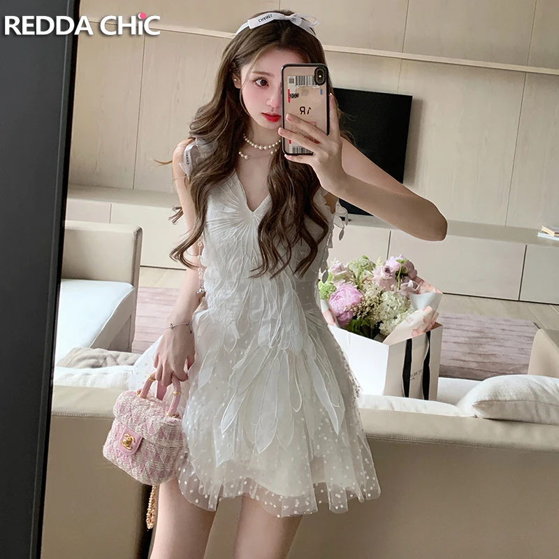 ReddaChic Embroidery Petal Patchwork Puffy Mini Dress Women Princess White Lace V-neck Sleeveless Medieval Retro One-piece Dress
ReddaChic Embroidery Petal Patchwork Puffy Mini Dress Women Princess White Lace V-neck Sleeveless Medieval Retro One-piece Dress