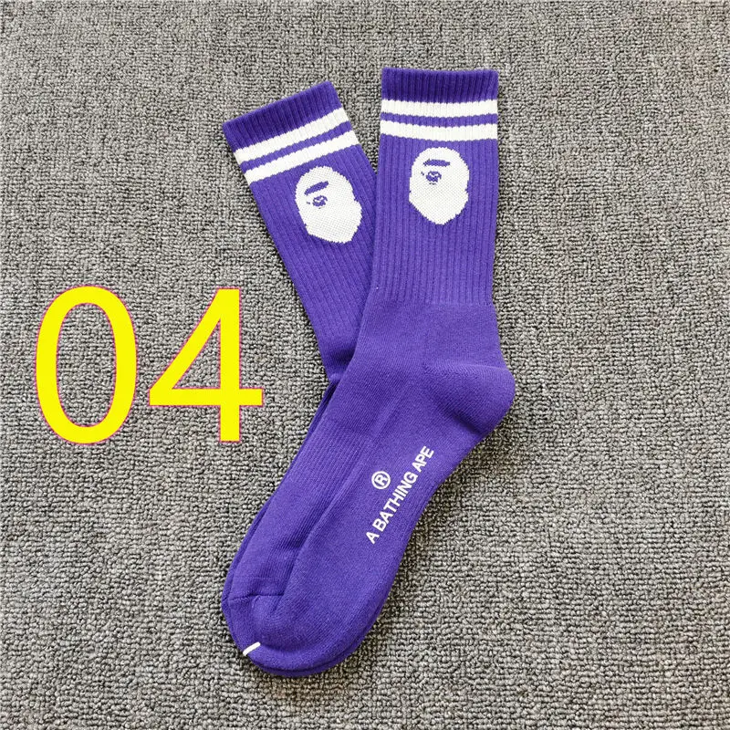 Calcetines de tubo medio bordados, de algodón grueso, para monopatín, baloncesto, deportes, venta al por mayor Calcetines de tubo medio bordados, de algodón grueso, para monopatín, baloncesto, deportes, venta al por mayor