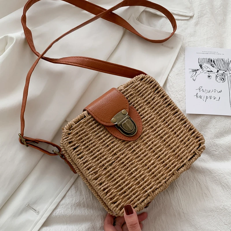 Small Round Rattan Purse - Handwoven Vacation Essential 19 S4d6c527f72694f83850e6a3e74df6d80i