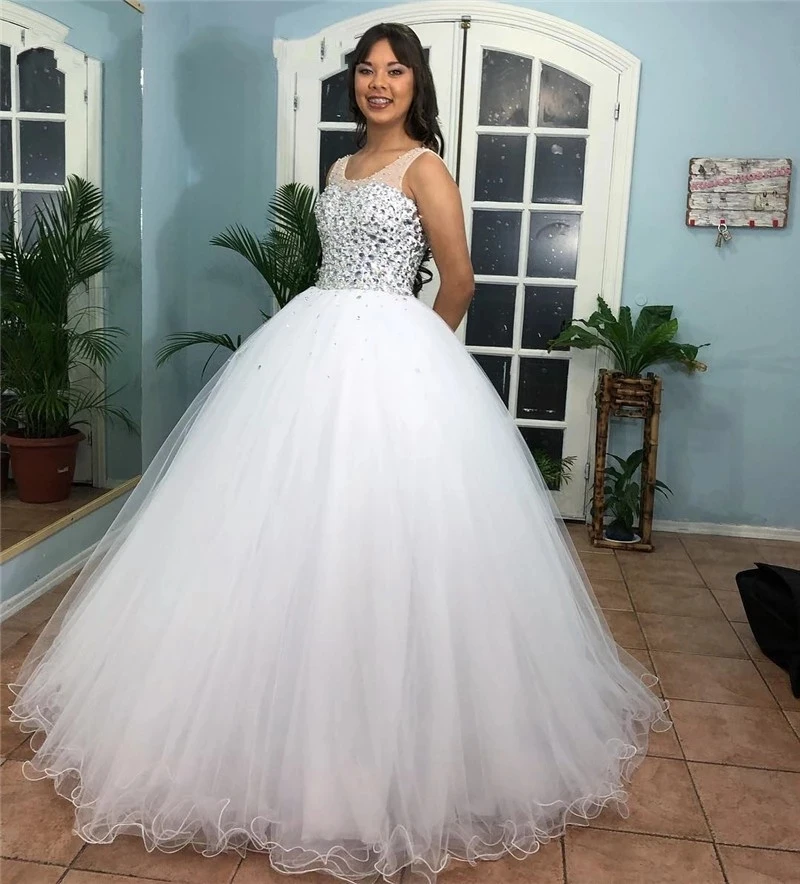ANGELSBRIDE, прозрачные белые платья Quinceanera с вырезом, 15 цветов, Блестящие кристаллы, свадебные платья на заказ
ANGELSBRIDE, прозрачные белые платья Quinceanera с вырезом, 15 цветов, Блестящие кристаллы, свадебные платья на заказ
