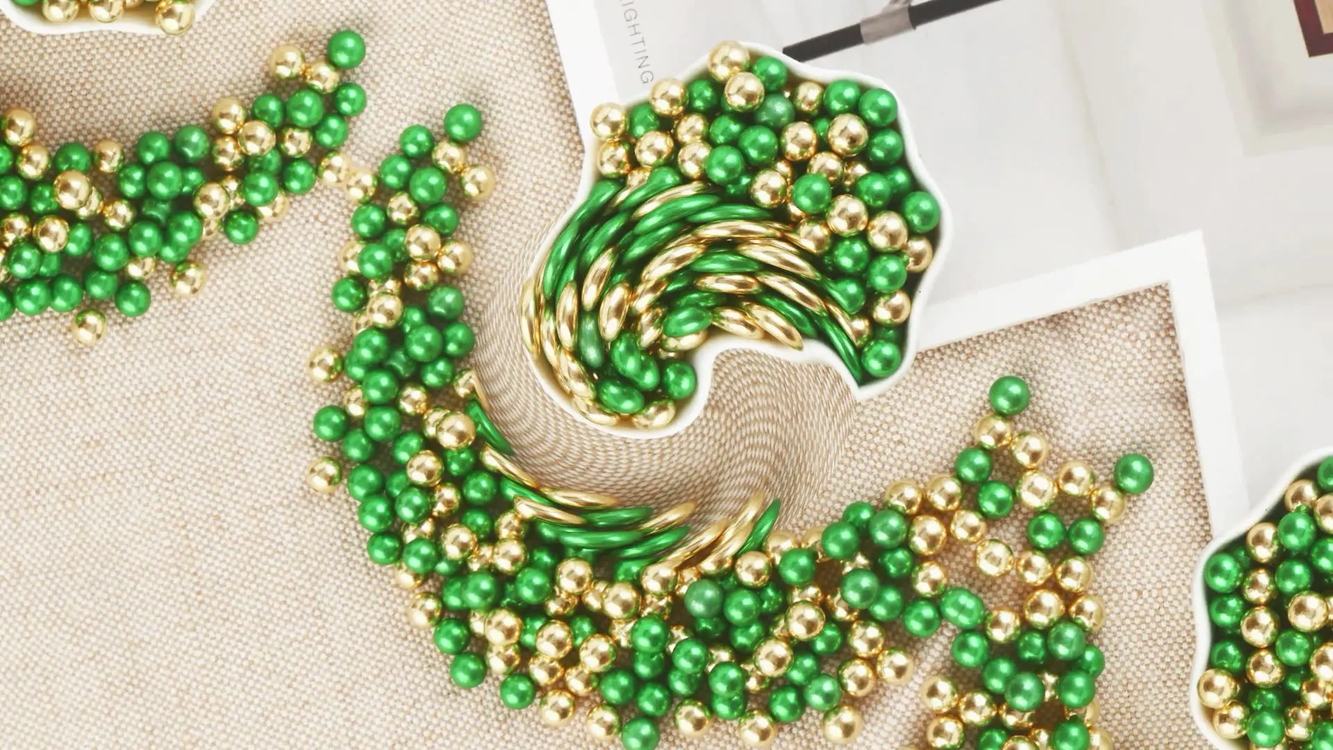 500g Sugar Beads Gold Beads Silver Beads Cake Decorations Baked Pastry Decorations Colorful Needle Candy Colorful Pearl Candy
500g Sugar Beads Gold Beads Silver Beads Cake Decorations Baked Pastry Decorations Colorful Needle Candy Colorful Pearl Candy
