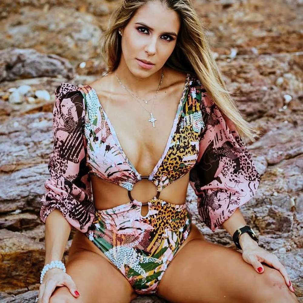 Long Sleeve One Piece Swimsuit 2022 Ruffle Swimsuit Sexy Swimwear Women Print Bathing Suit String Beach Wear Swim Suit
Long Sleeve One Piece Swimsuit 2022 Ruffle Swimsuit Sexy Swimwear Women Print Bathing Suit String Beach Wear Swim Suit
