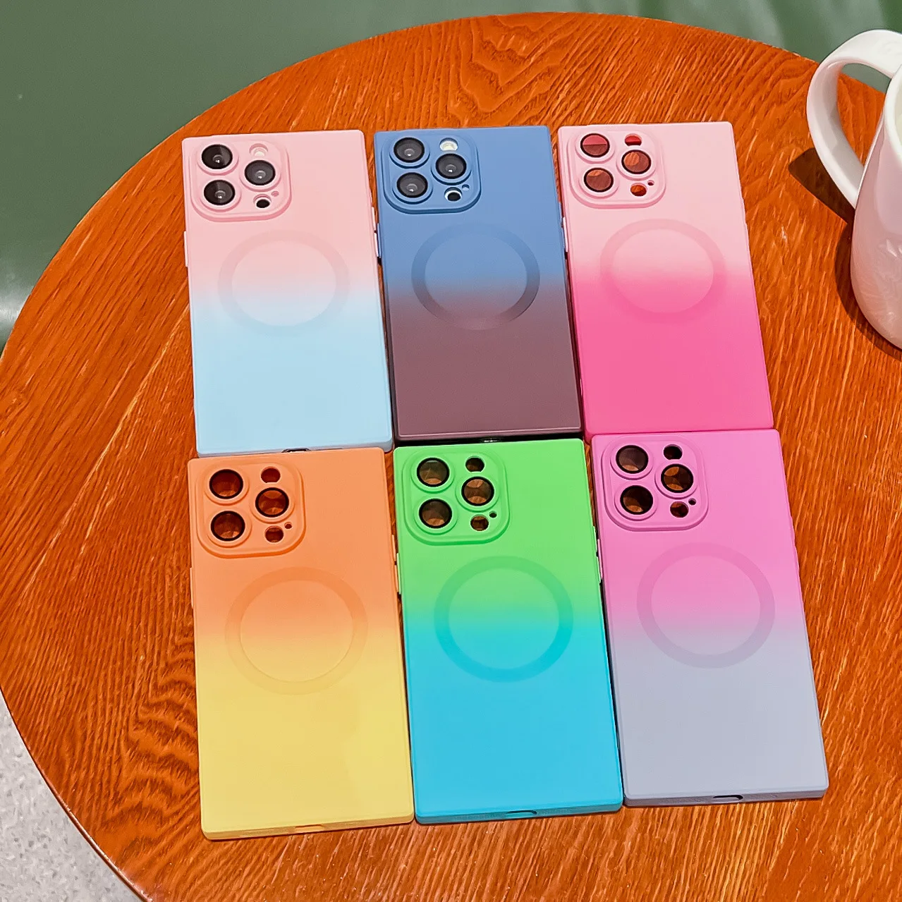 Suitable for iPhone 14 ProMax phone case gradient square magnetic suction case Apple 13 lens film integrated protective case
Suitable for iPhone 14 ProMax phone case gradient square magnetic suction case Apple 13 lens film integrated protective case