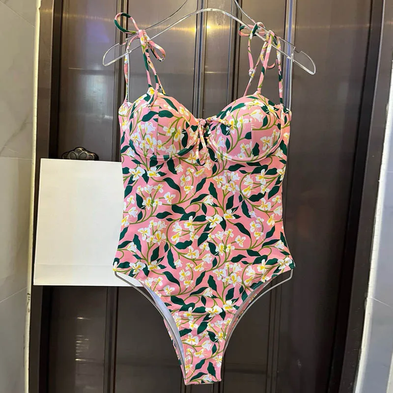 Italian fashion brand Woman swimsuits French retro Lemon Flower with underwire bikini Sexy skinny swimsuit women size S-XL
Italian fashion brand Woman swimsuits French retro Lemon Flower with underwire bikini Sexy skinny swimsuit women size S-XL