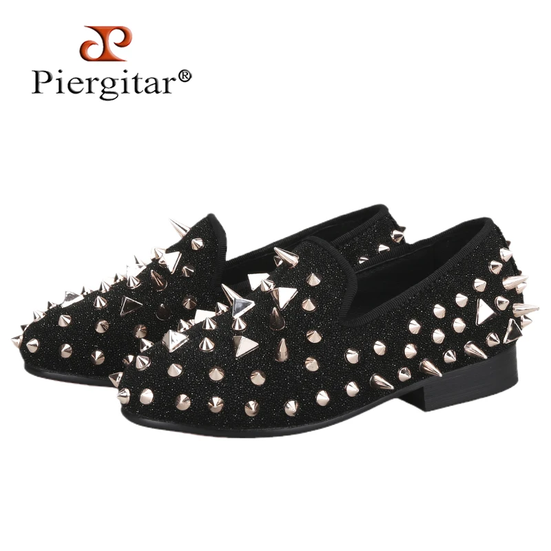 Piergitar Black Cow Suede With Rose Gold Rivets Children Loafers For Birthday Red Color Bottom Slip-On Toddler And Big Kid Flats
Piergitar Black Cow Suede With Rose Gold Rivets Children Loafers For Birthday Red Color Bottom Slip-On Toddler And Big Kid Flats