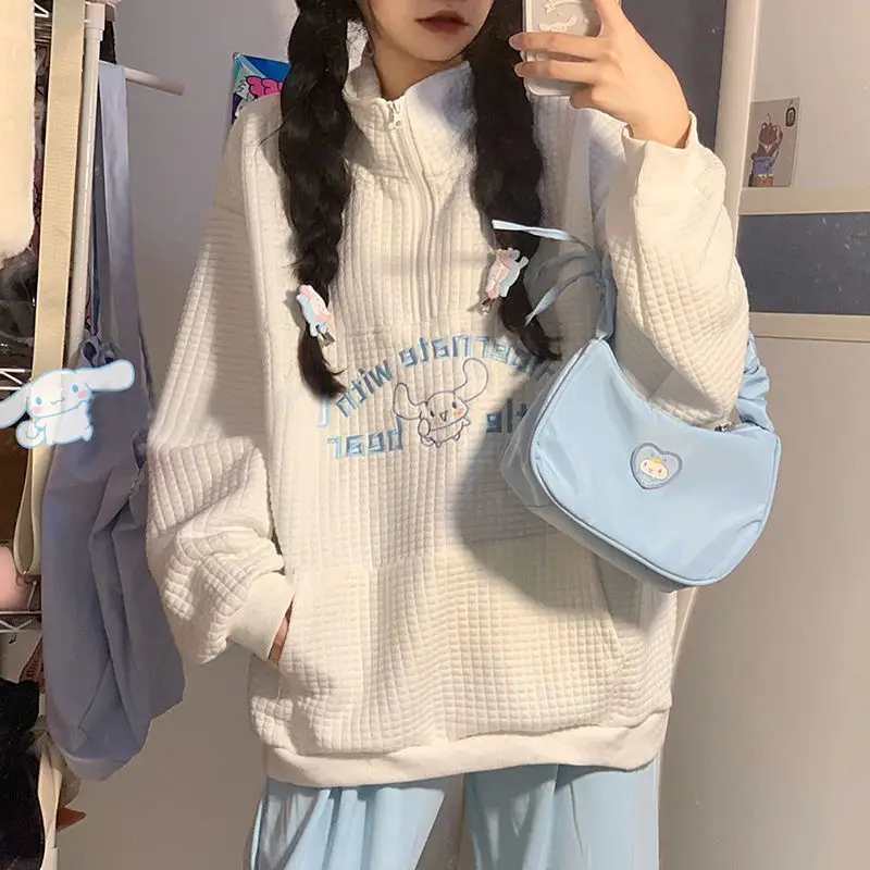 Толстовка аниме Cinnamoroll, милый Sanrio Kawaii, мультфильм, свободный Y2K, весенний и осенний стиль, с длинным рукавом, милый подарок на день рождения
Толстовка аниме Cinnamoroll, милый Sanrio Kawaii, мультфильм, свободный Y2K, весенний и осенний стиль, с длинным рукавом, милый подарок на день рождения