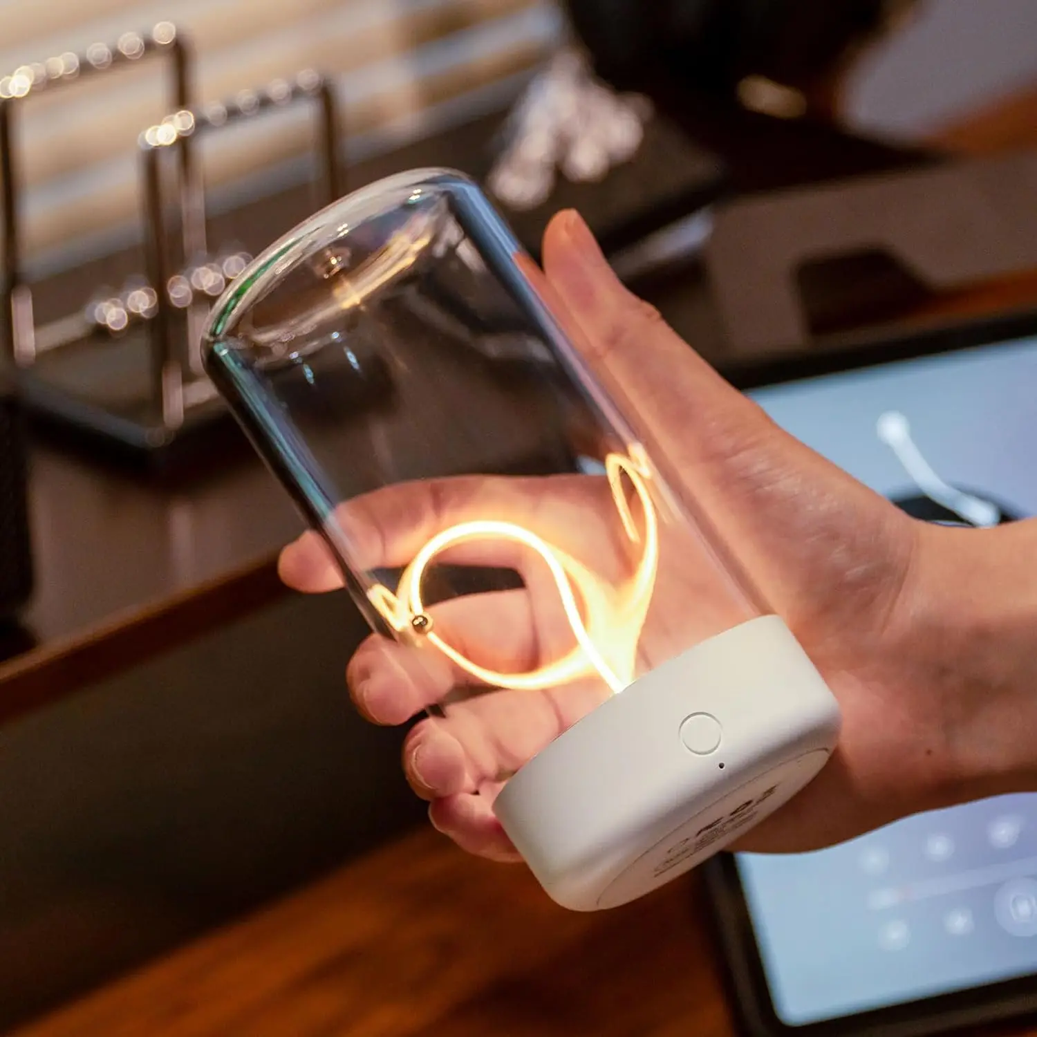 Миниатюрная Минималистичная Беспроводная лампа, аккумуляторная лампа, современная лампа для декора дома и офиса, креативная атмосфера, освещение для кемпинга
Миниатюрная Минималистичная Беспроводная лампа, аккумуляторная лампа, современная лампа для декора дома и офиса, креативная атмосфера, освещение для кемпинга