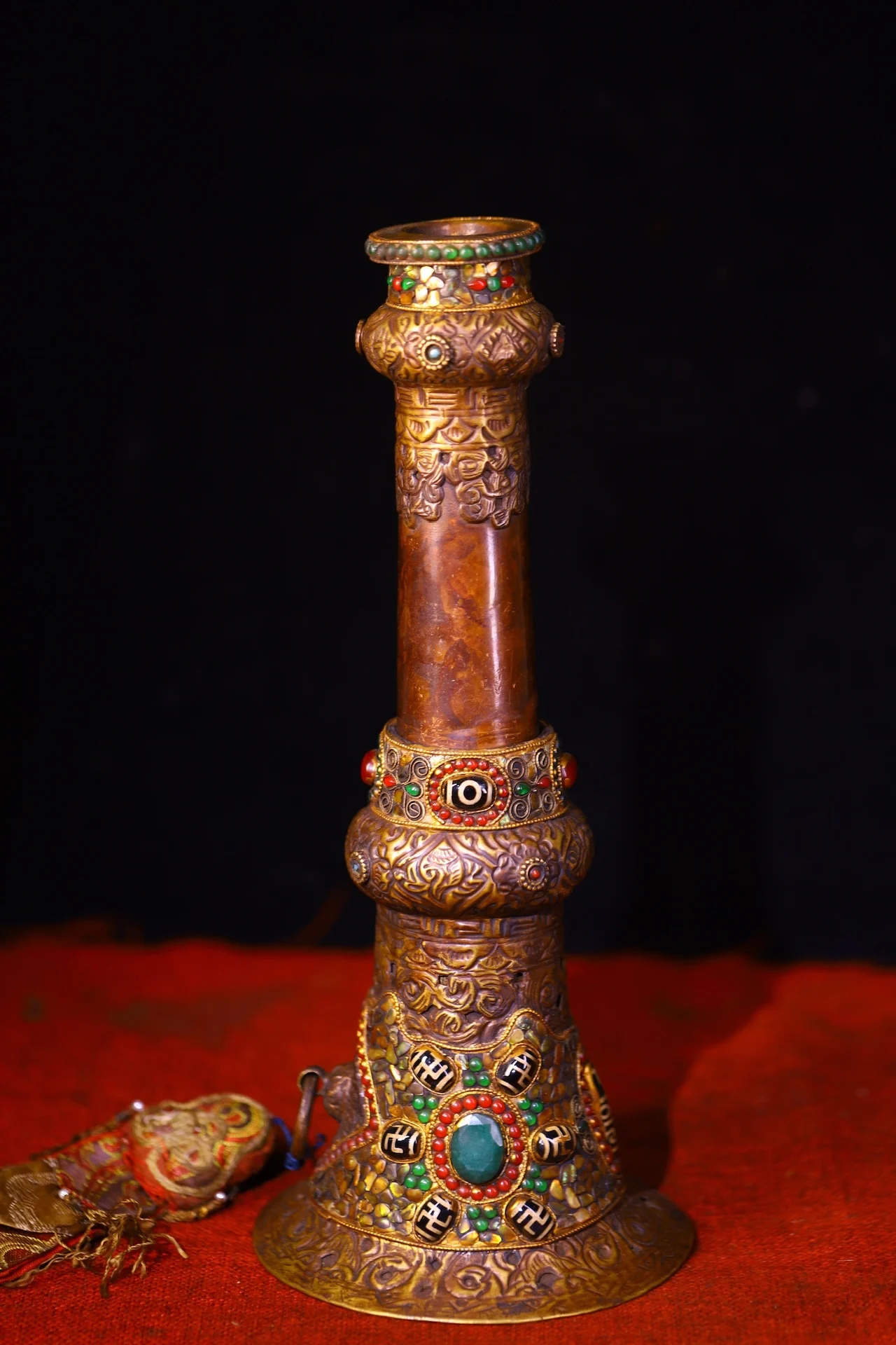 19"Tibetan Temple Collection Old Purple Bronze Mosaic Gem gZi Beads Shell Buddha Horn Prayer Flag Amulet Suona Horn Worship Hall
19"Tibetan Temple Collection Old Purple Bronze Mosaic Gem gZi Beads Shell Buddha Horn Prayer Flag Amulet Suona Horn Worship Hall