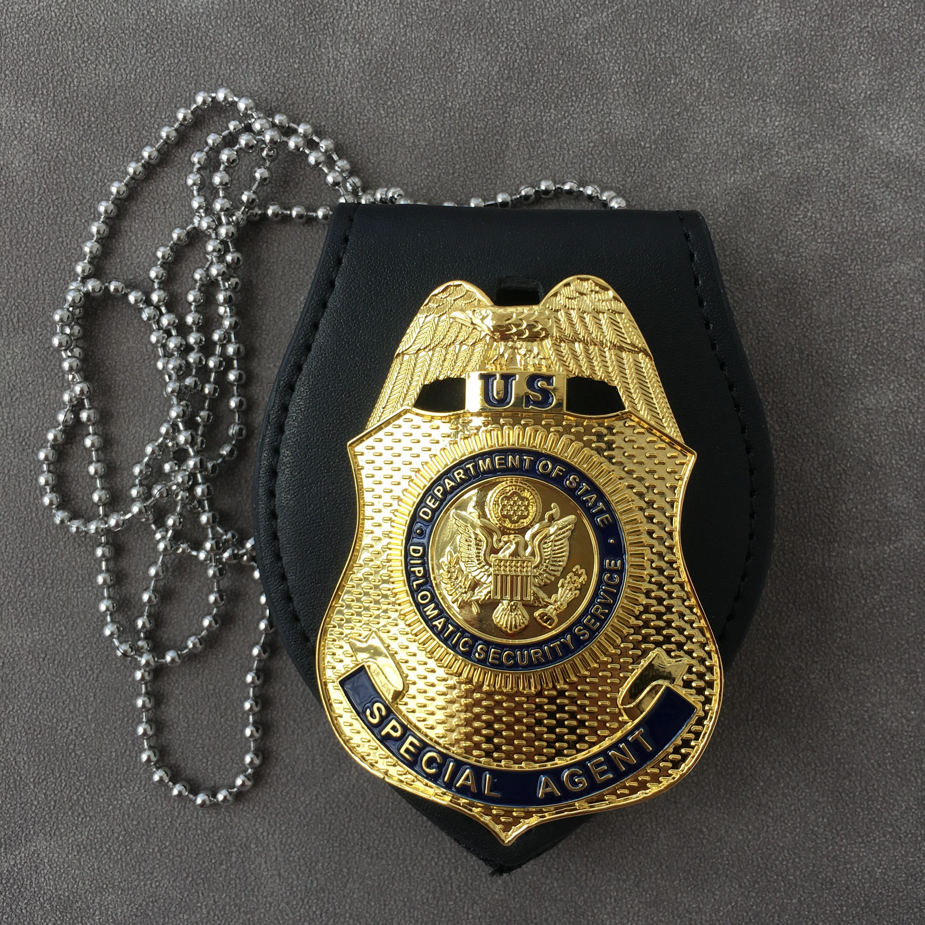U.S. Diplomatic Security Service &DSS Special Agent Badge Replica Movie Prop Pin SET Badge Role Play Model Gift
U.S. Diplomatic Security Service &DSS Special Agent Badge Replica Movie Prop Pin SET Badge Role Play Model Gift