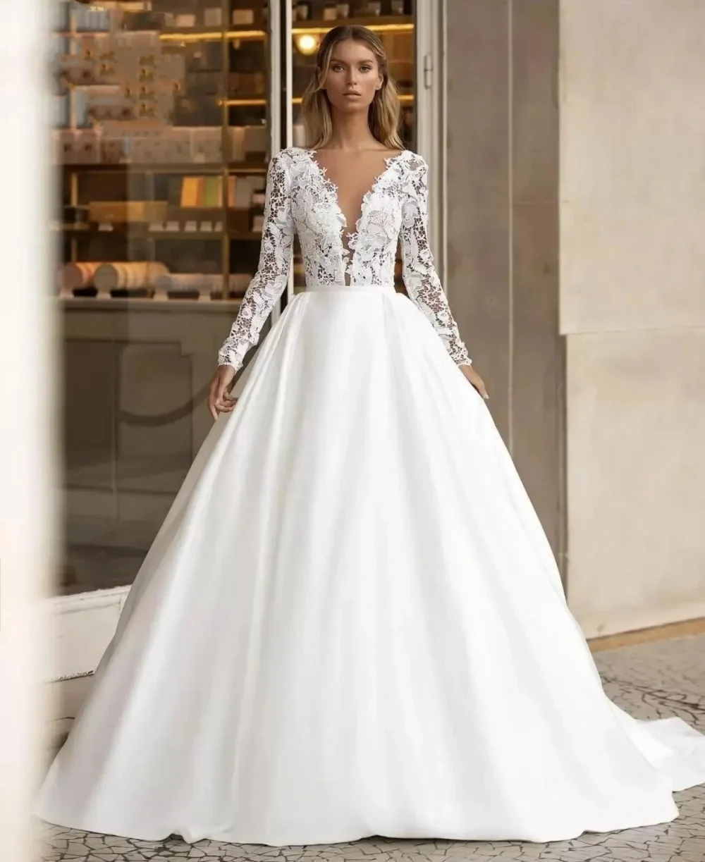 New Women White Wedding Dress V-Neck Long Sleeve Lace Appliques A-Line Satin Bridal Gown Floor-Length 2024 Wedding Party Dress
New Women White Wedding Dress V-Neck Long Sleeve Lace Appliques A-Line Satin Bridal Gown Floor-Length 2024 Wedding Party Dress