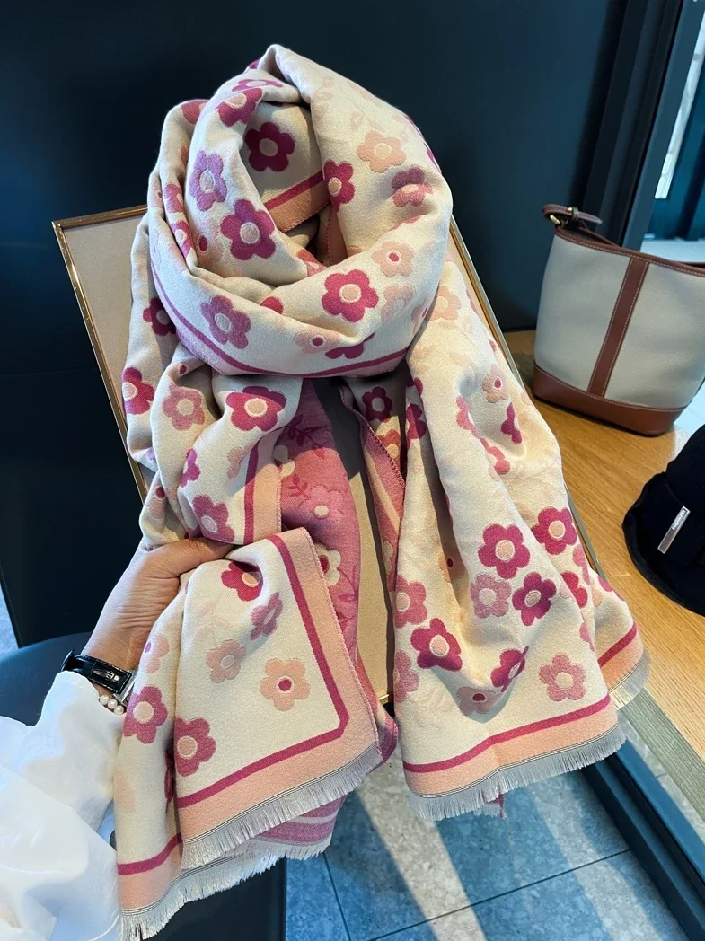 2023 New High Quality Korean Flowers Autumn and Winter Double Sided Cashmere Scarf Women's Thick Warm Shawl All Casual Hot Sale
2023 New High Quality Korean Flowers Autumn and Winter Double Sided Cashmere Scarf Women's Thick Warm Shawl All Casual Hot Sale