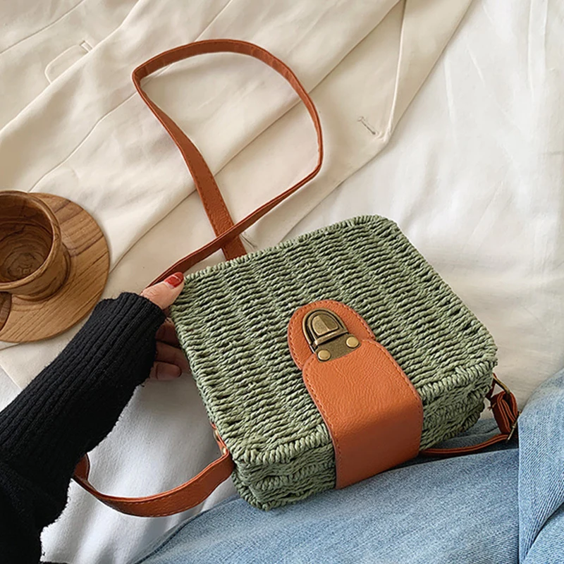 Small Round Rattan Purse - Handwoven Vacation Essential 20 S4e91c1ef3c4143e09663fc657c75071c1