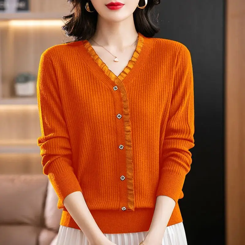 Knitwear Autumn Winter New Ladies Sweater Long Sleeve Pullover V-Neck Loose Western Style Explosions High-End Bottoming Sweater
Knitwear Autumn Winter New Ladies Sweater Long Sleeve Pullover V-Neck Loose Western Style Explosions High-End Bottoming Sweater