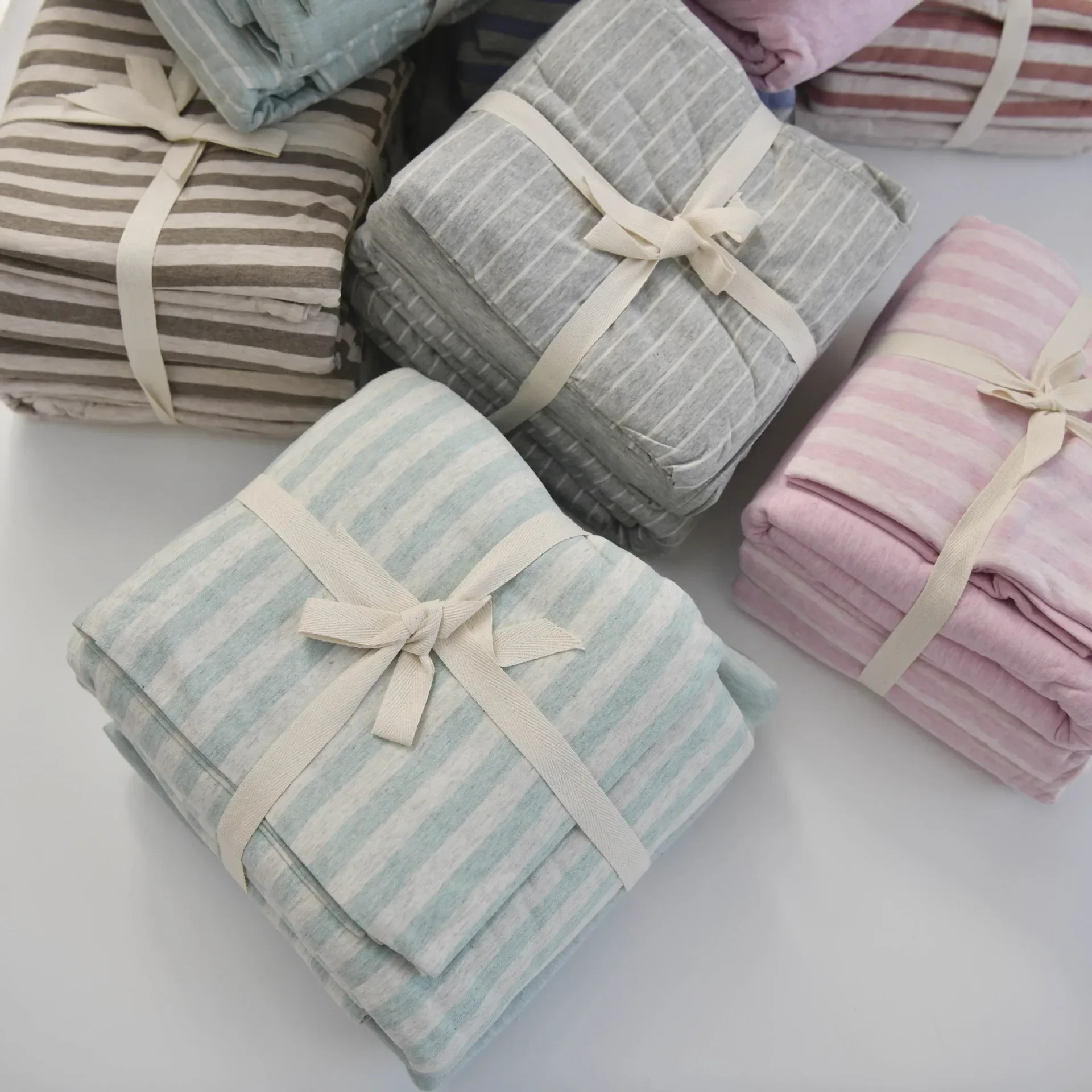 Jersey Cotton Duvet Cover Set with Bed Sheet Pillowcases Japanese Style Striped Bedding Home Textiles Knit Cotton Fitted Sheet
Jersey Cotton Duvet Cover Set with Bed Sheet Pillowcases Japanese Style Striped Bedding Home Textiles Knit Cotton Fitted Sheet