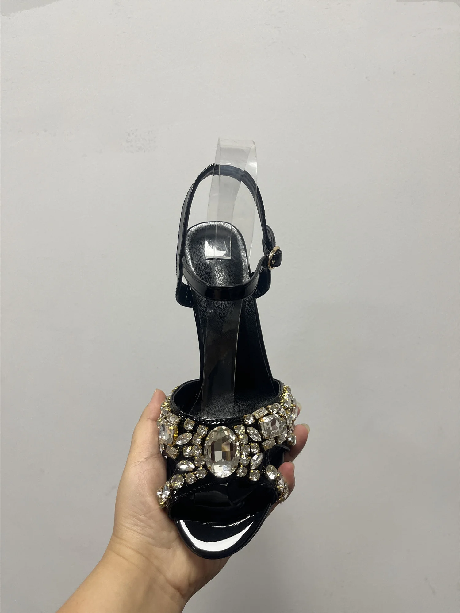 2023 Summer Luxury Crystal Pearl Embellished Women Sandals Ankle Strap Party Heels Bride Chunky Pumps Sandals
2023 Summer Luxury Crystal Pearl Embellished Women Sandals Ankle Strap Party Heels Bride Chunky Pumps Sandals