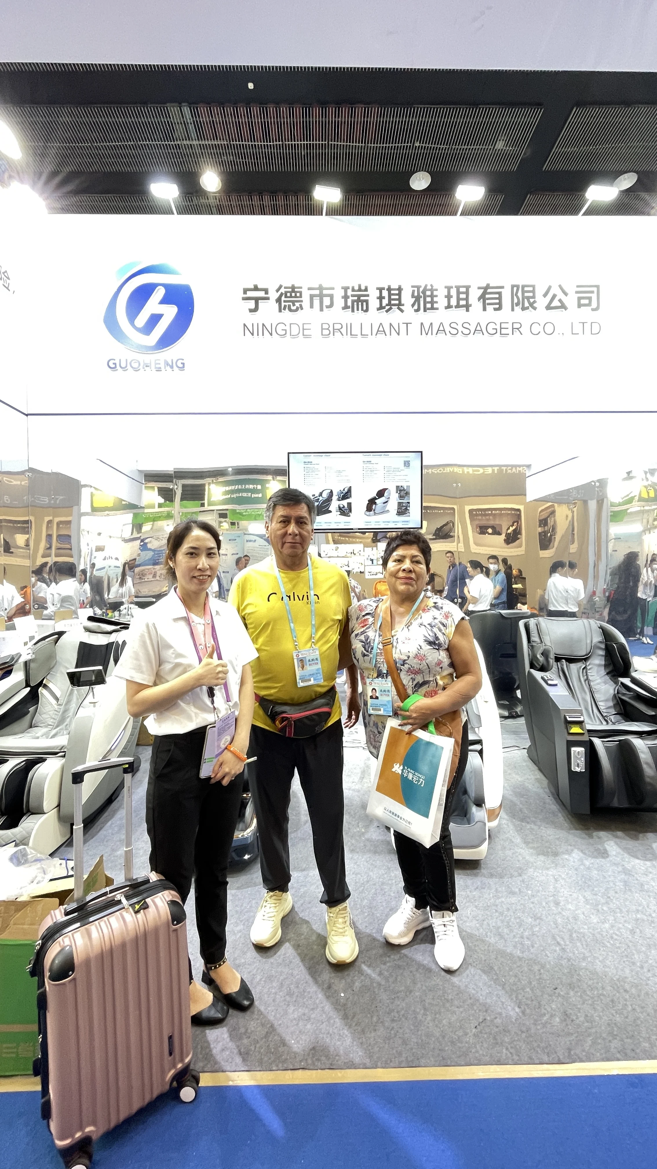 2024 Luxury Shiatsu Zero Gravity Massager Chair SL Track 4D Full Body Massager Chair Touch Massage Chair