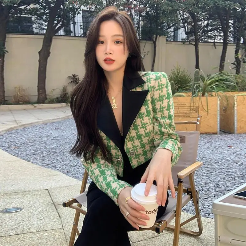 Autumn 2023 Vintage Fashion New Jacket Lapel Temperament Elegant Korean Style Women Clothes Long Sleeve Jacket Coat Casual Top
Autumn 2023 Vintage Fashion New Jacket Lapel Temperament Elegant Korean Style Women Clothes Long Sleeve Jacket Coat Casual Top