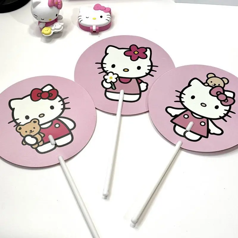 5 шт. Sanrio Kawaii аниме веер мультфильм Hello Kitty милый Портативный Ручной Веер необходимый для летних прогулок креативные подарки для девочек
5 шт. Sanrio Kawaii аниме веер мультфильм Hello Kitty милый Портативный Ручной Веер необходимый для летних прогулок креативные подарки для девочек