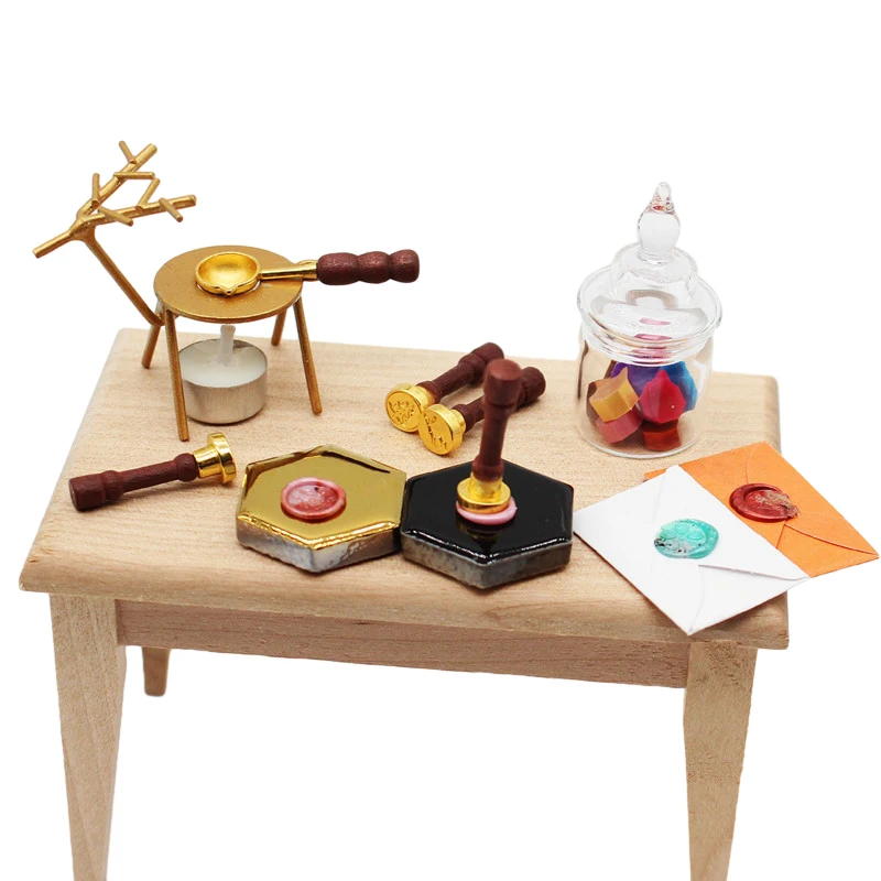 1 Набор 1:12 миниатюрный восковой инструмент для кукольного домика Лаковая Ложка Ручка восковые гранулы модель Рождественский Декор Детская ролевая игра
1 Набор 1:12 миниатюрный восковой инструмент для кукольного домика Лаковая Ложка Ручка восковые гранулы модель Рождественский Декор Детская ролевая игра