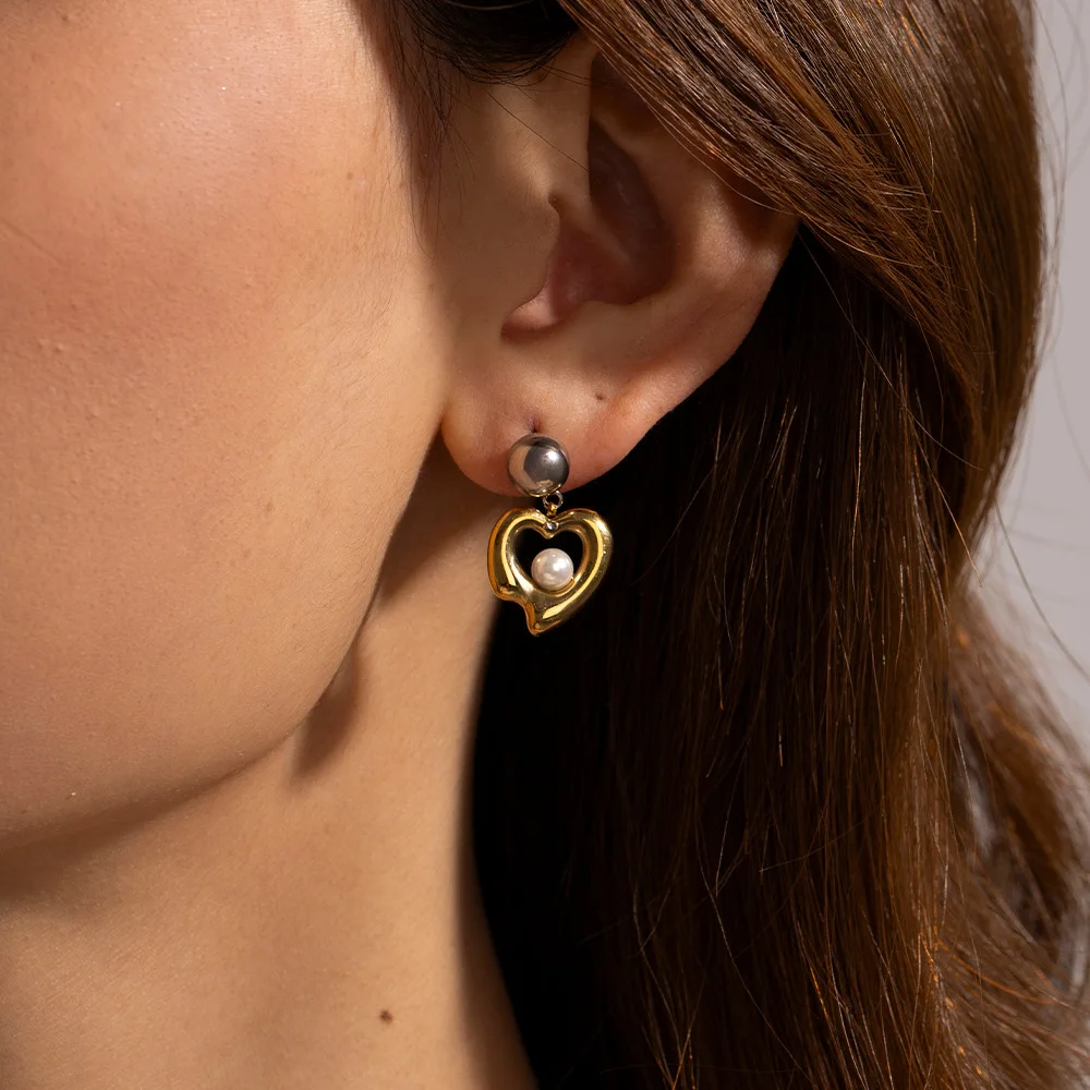New Fashion 18k Gold Stainless Steel Women's Earrings Gold and Silver Colored Pearl Personalized Pendant Earrings Trendy Earring
New Fashion 18k Gold Stainless Steel Women's Earrings Gold and Silver Colored Pearl Personalized Pendant Earrings Trendy Earring