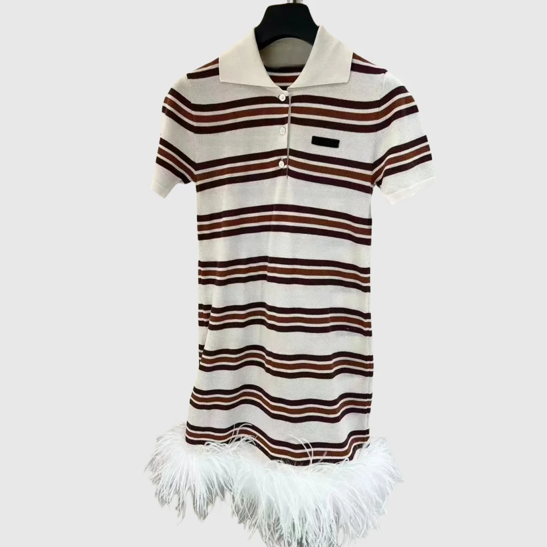 2024 New Fashionable and Stylish Striped Plush Dress
2024 New Fashionable and Stylish Striped Plush Dress
