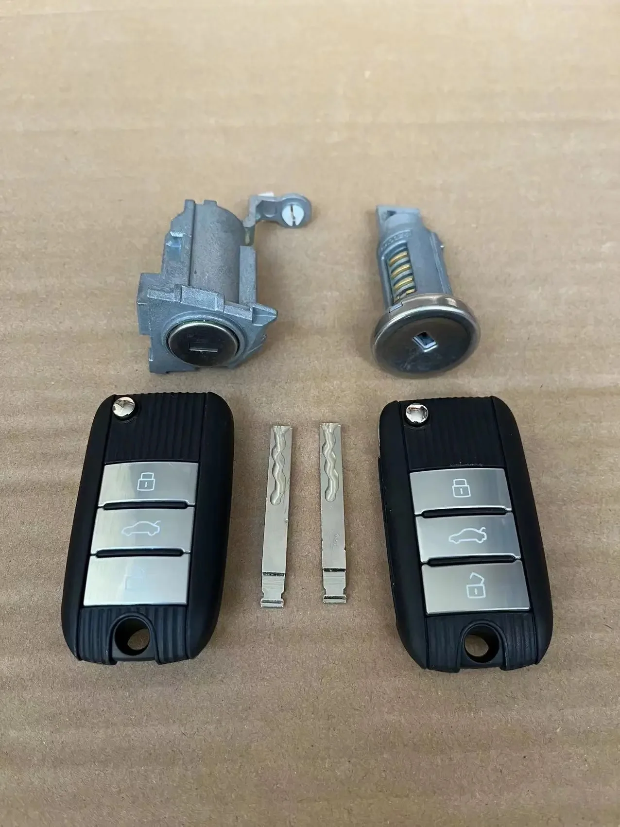 Centrol Door Lock For MG ZSMG6 RX5 RX8i6 Ignition lock core Replacement With remote key
Centrol Door Lock For MG ZSMG6 RX5 RX8i6 Ignition lock core Replacement With remote key