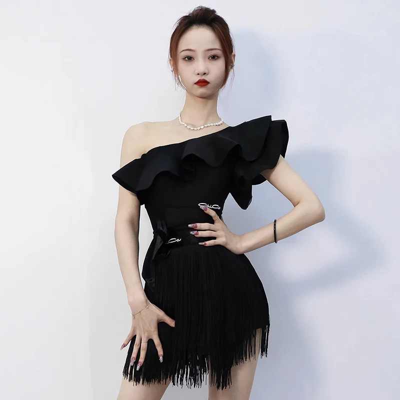New Latin Dance Clothes Women Oblique Shoulder Black Tops Fringe Skirt Cha Cha Rumba Dance Dress Latin Practice Wear DNV18444 
New Latin Dance Clothes Women Oblique Shoulder Black Tops Fringe Skirt Cha Cha Rumba Dance Dress Latin Practice Wear DNV18444