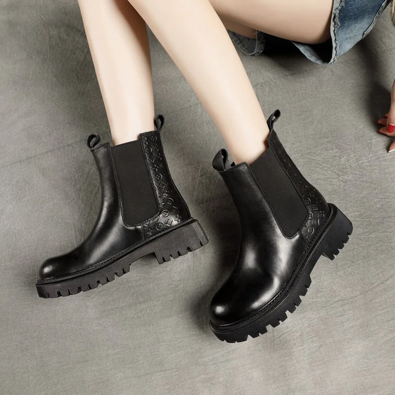 

Autumn and Winter New Quality Top-Grain Leather Booties Chelsea Boots Fashion Mid Heel Leather Martin Boots